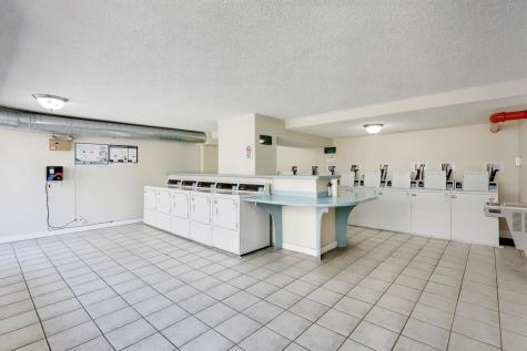 2754 North Hampden Court Chicago IL 60614