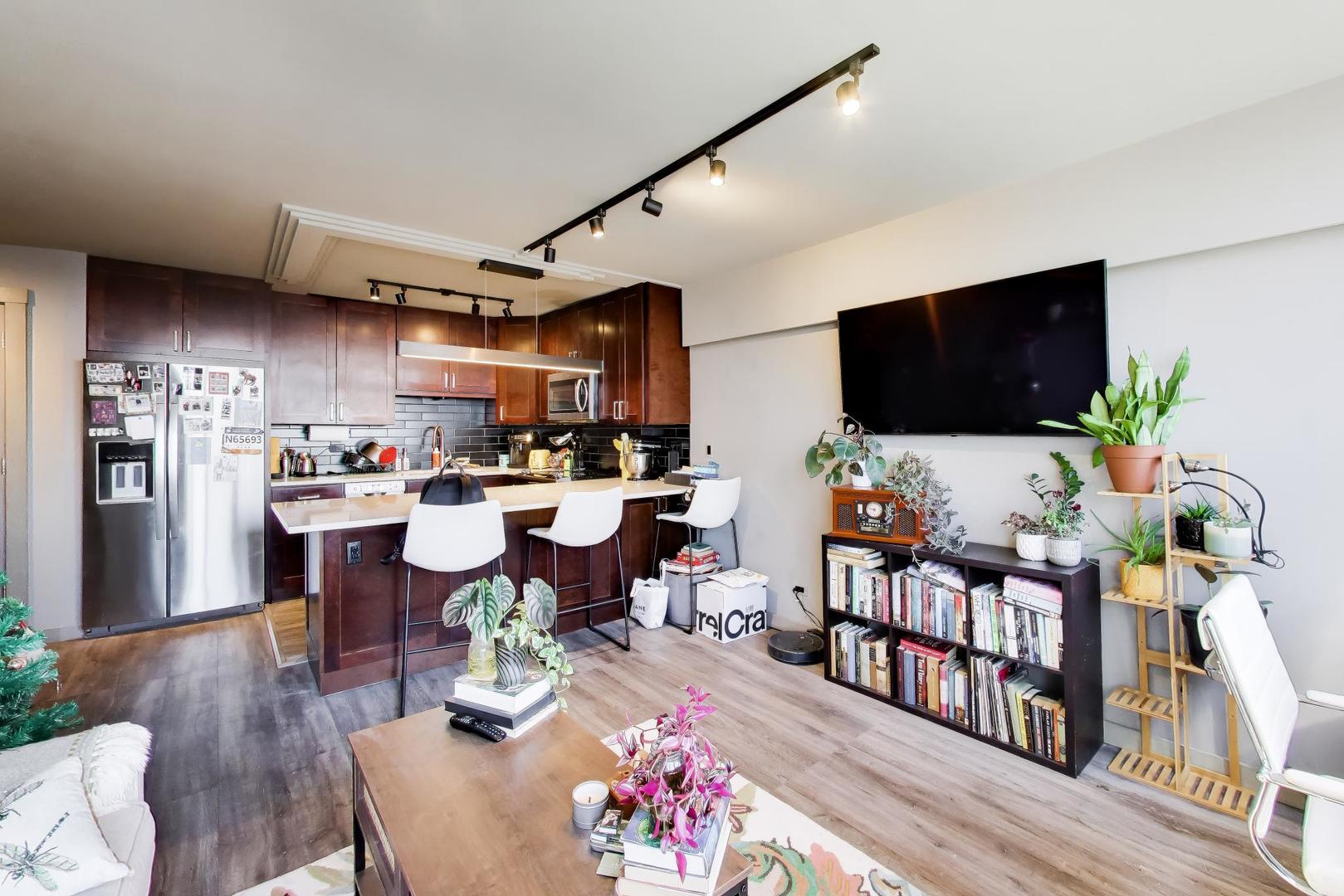 2754 North Hampden Court Chicago IL 60614