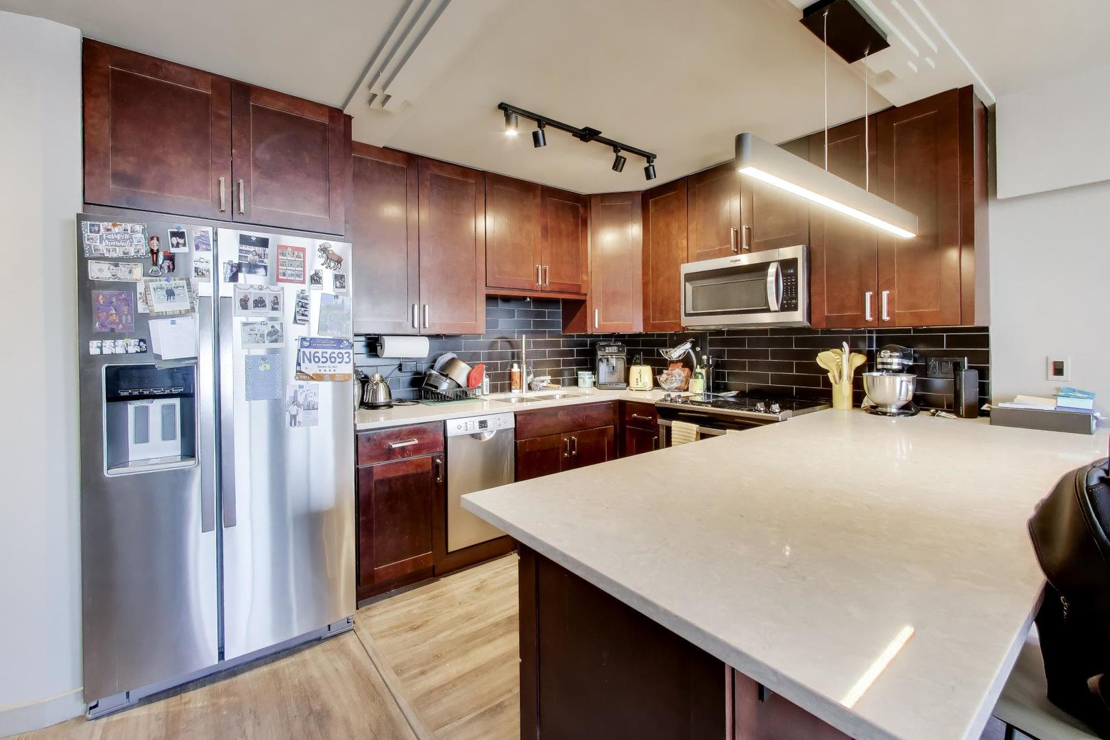 2754 North Hampden Court Chicago IL 60614