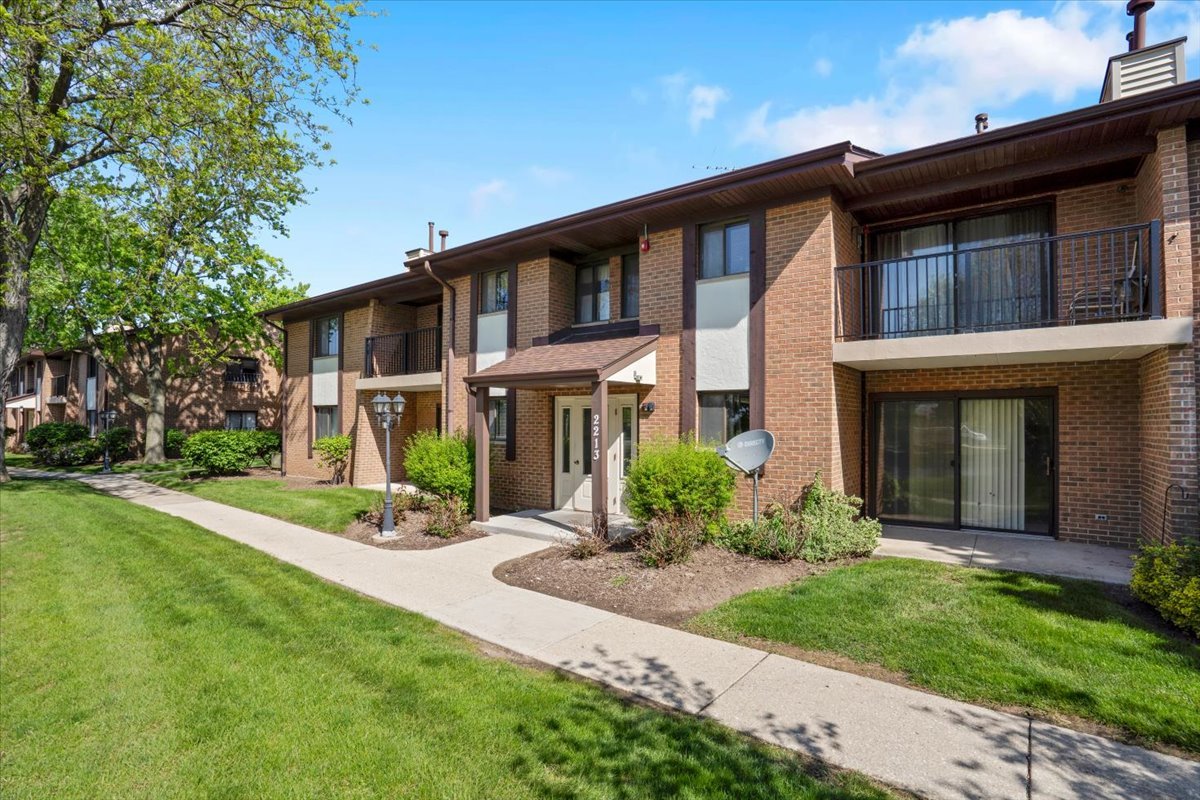 2213 Wharf Drive Woodridge IL 60517