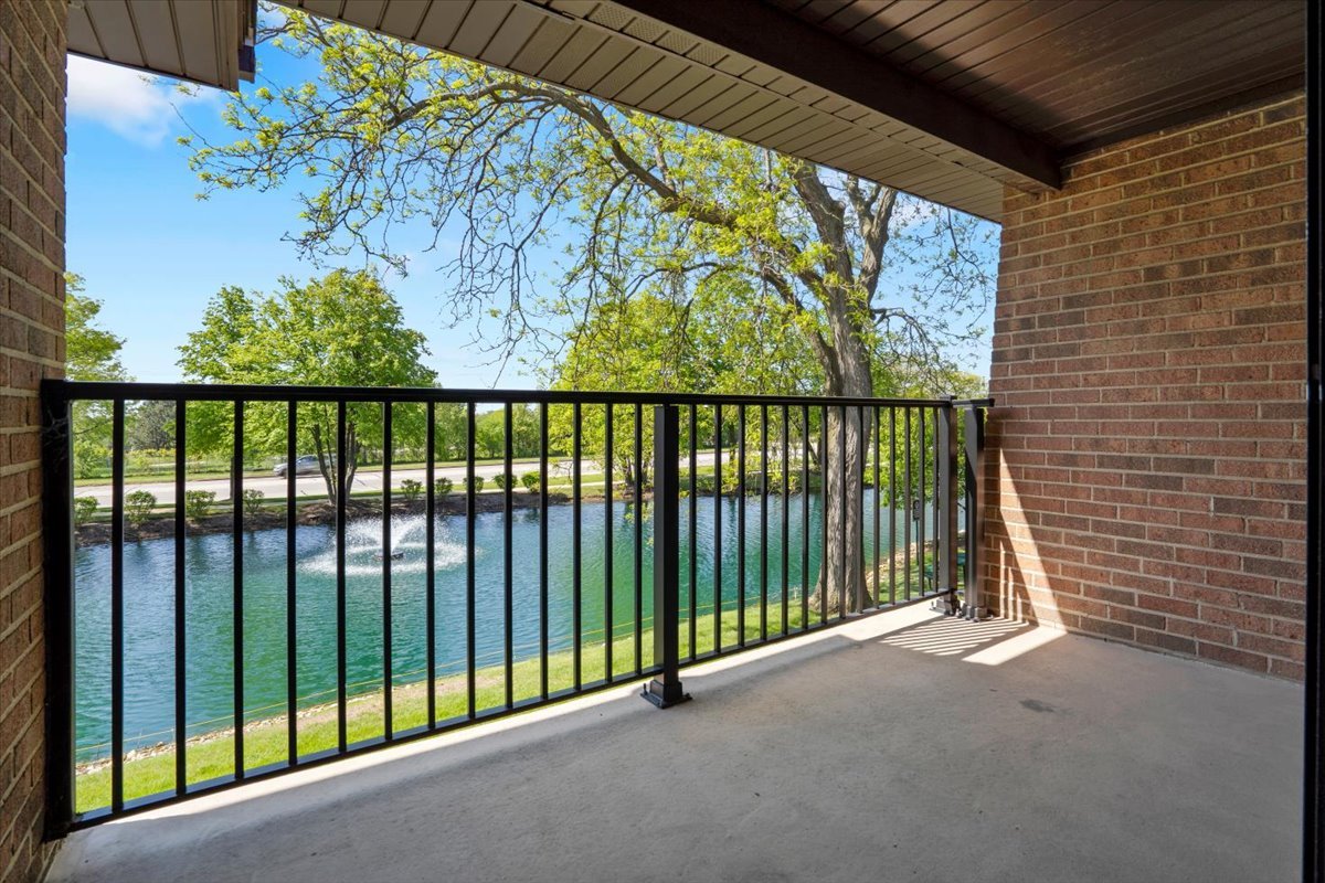 2213 Wharf Drive Woodridge IL 60517