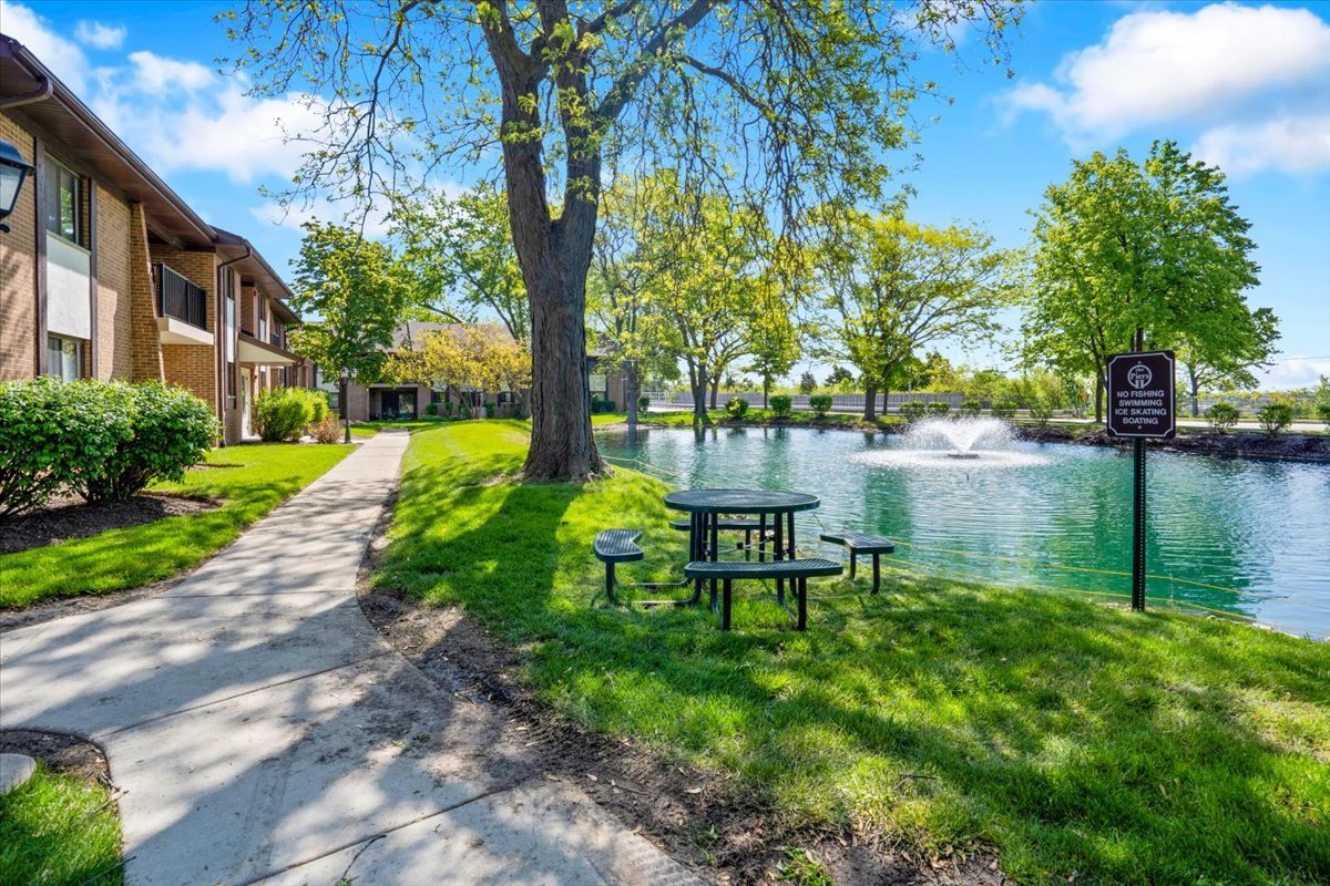 2213 Wharf Drive Woodridge IL 60517