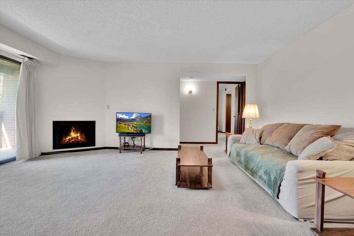 2213 Wharf Drive Woodridge IL 60517