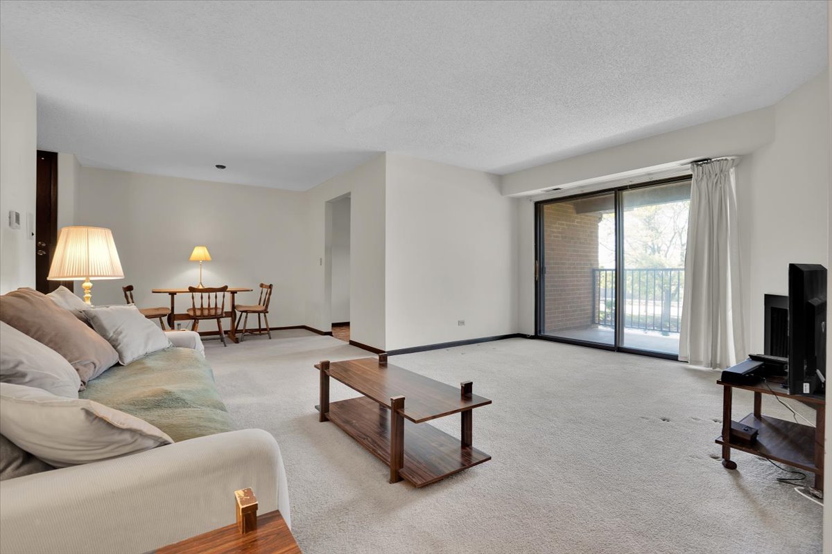 2213 Wharf Drive Woodridge IL 60517