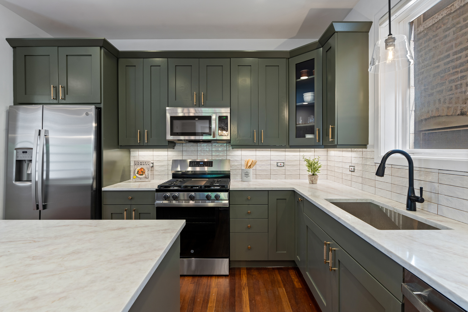 1061 North Marshfield Avenue Chicago IL 60622