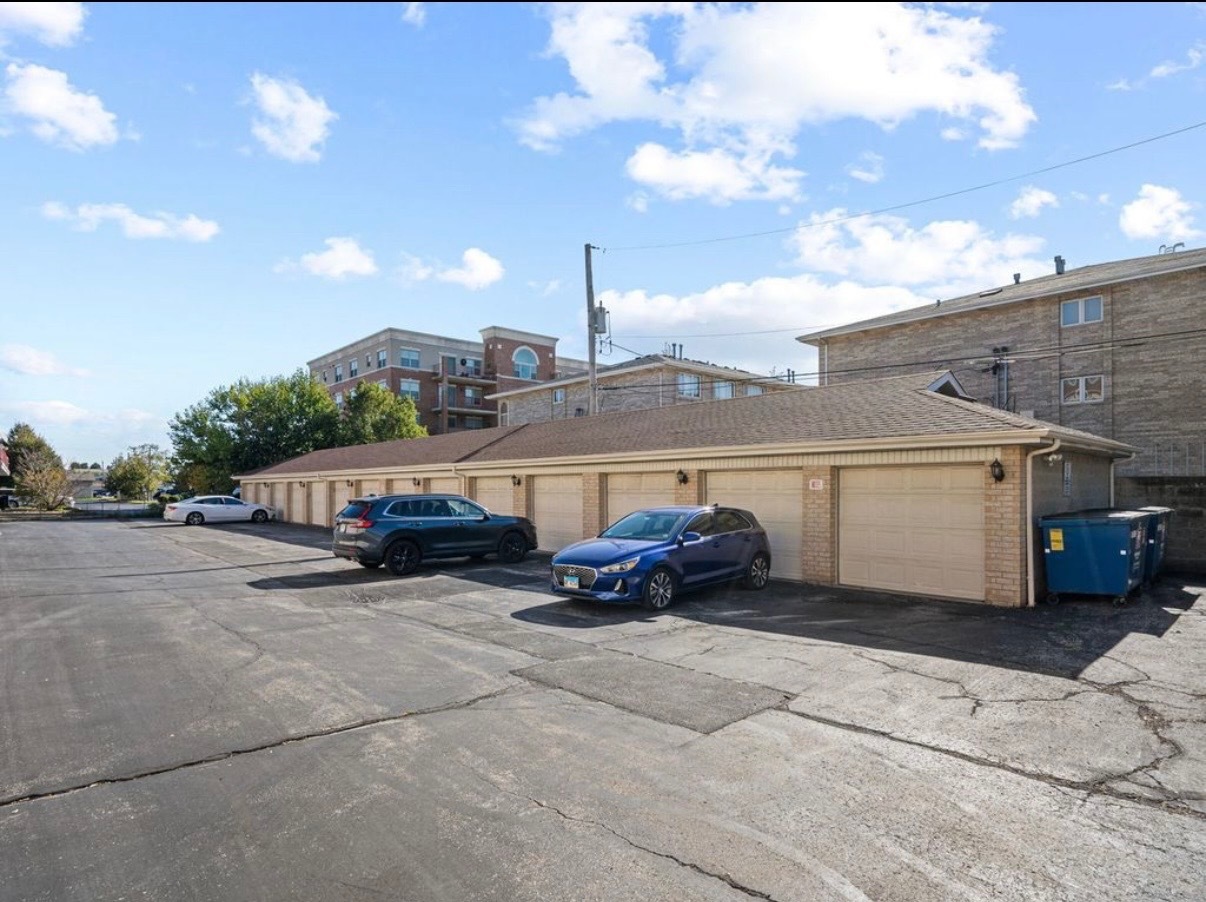6655 West 64th Place Chicago IL 60638