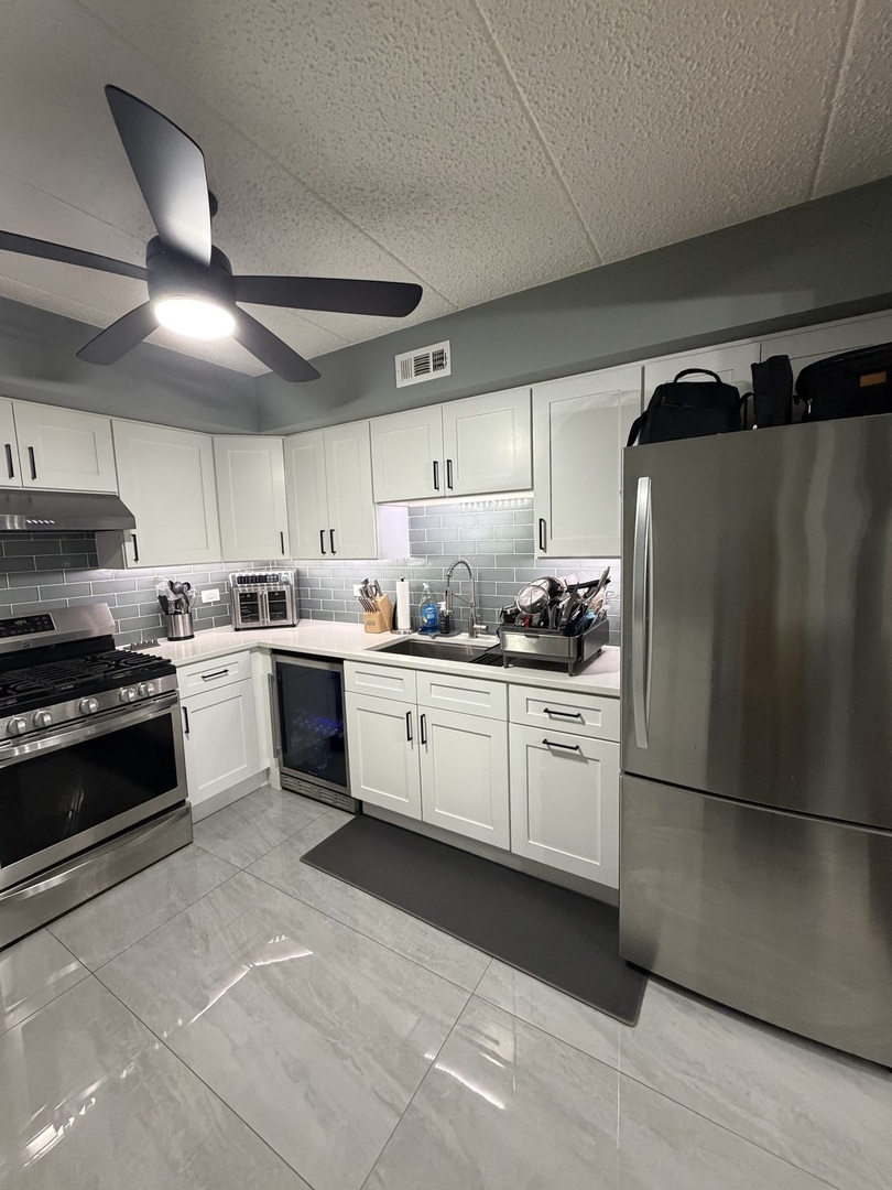 6655 West 64th Place Chicago IL 60638