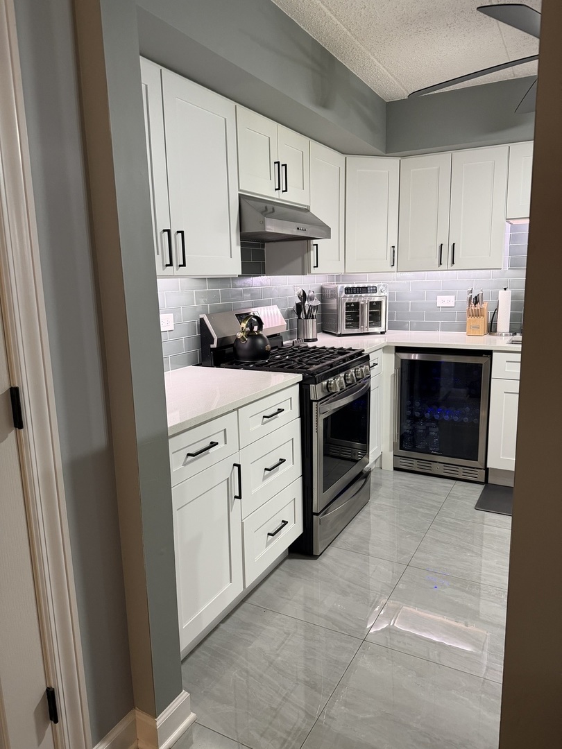 6655 West 64th Place Chicago IL 60638