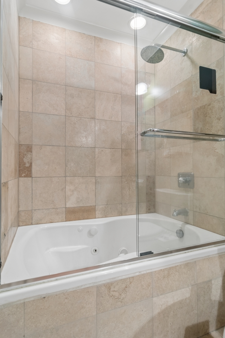 1234 West Winnemac Avenue Chicago IL 60640