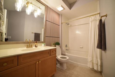 365 Graceland Avenue Des Plaines IL 60016