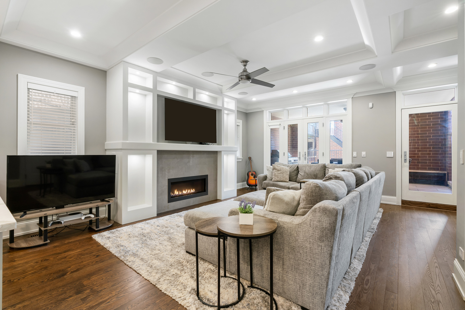 729 West Barry Avenue Chicago IL 60657