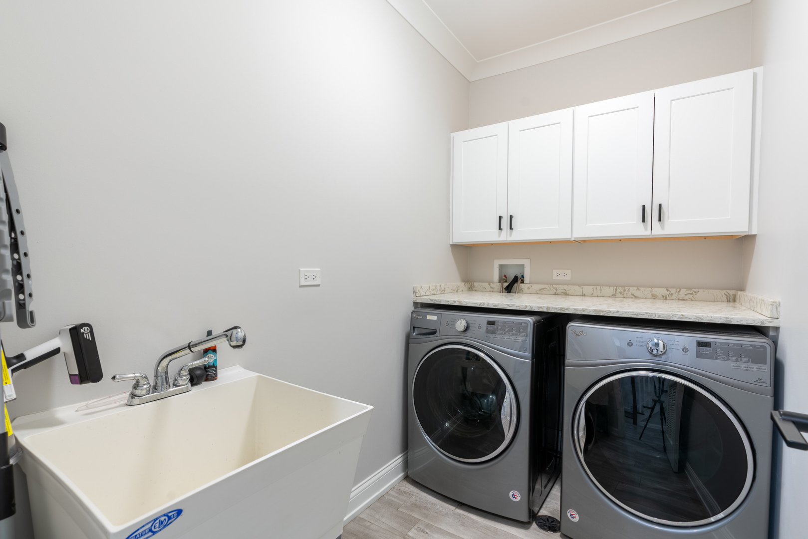 729 West Barry Avenue Chicago IL 60657