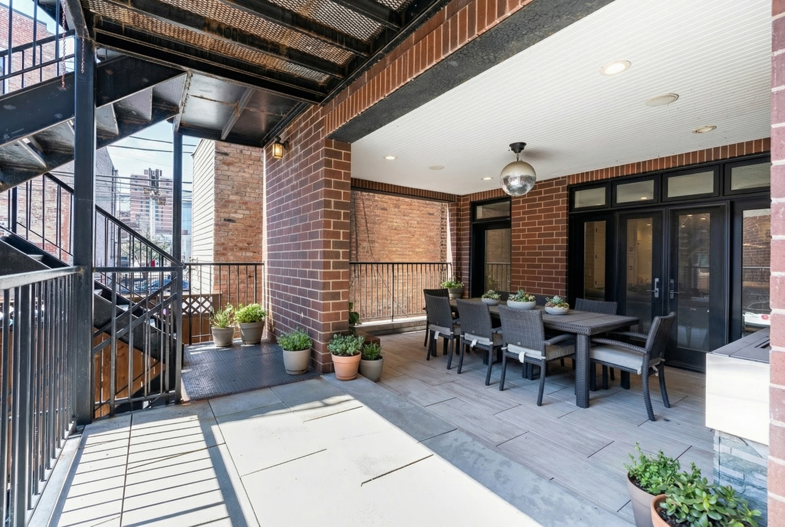 729 West Barry Avenue Chicago IL 60657