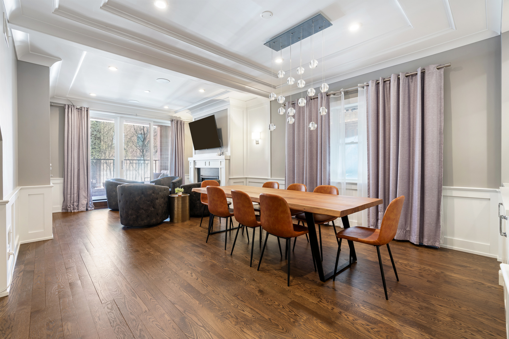 729 West Barry Avenue Chicago IL 60657