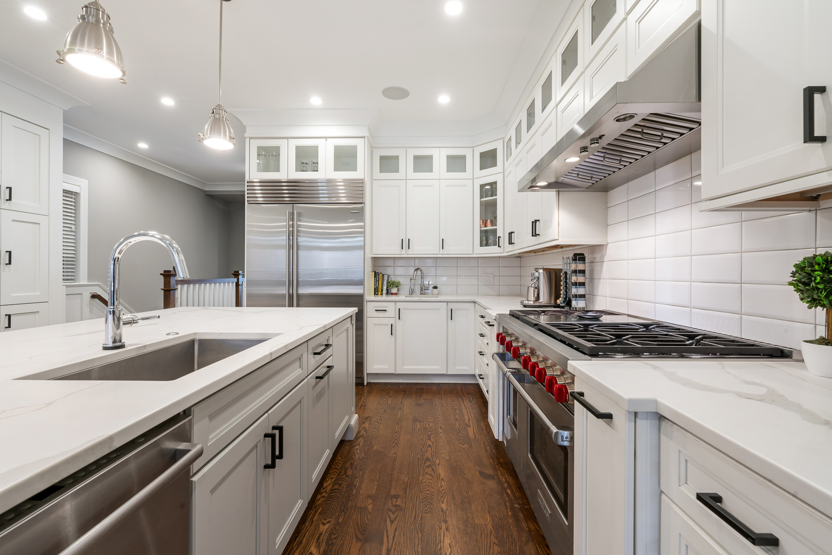 729 West Barry Avenue Chicago IL 60657