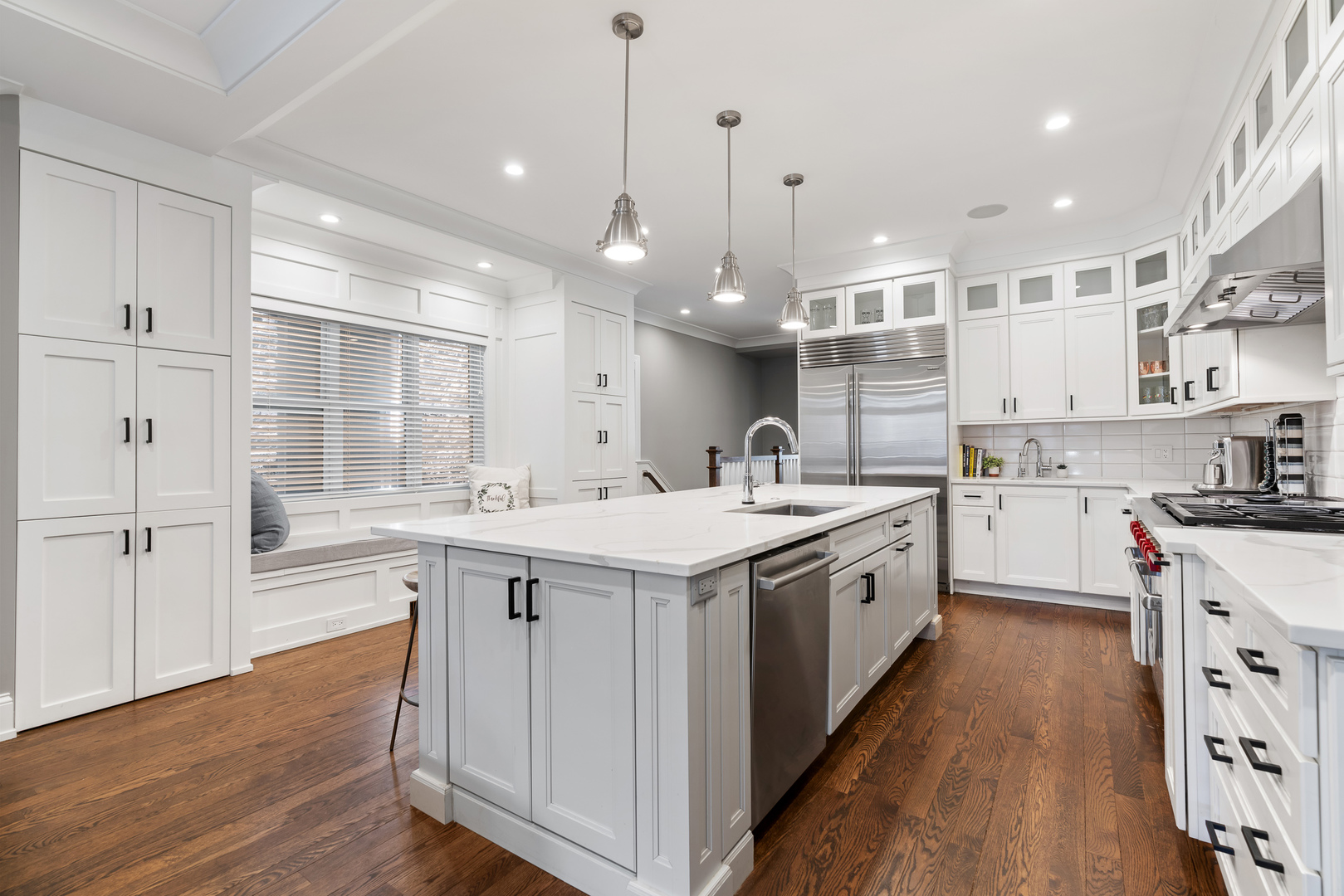 729 West Barry Avenue Chicago IL 60657