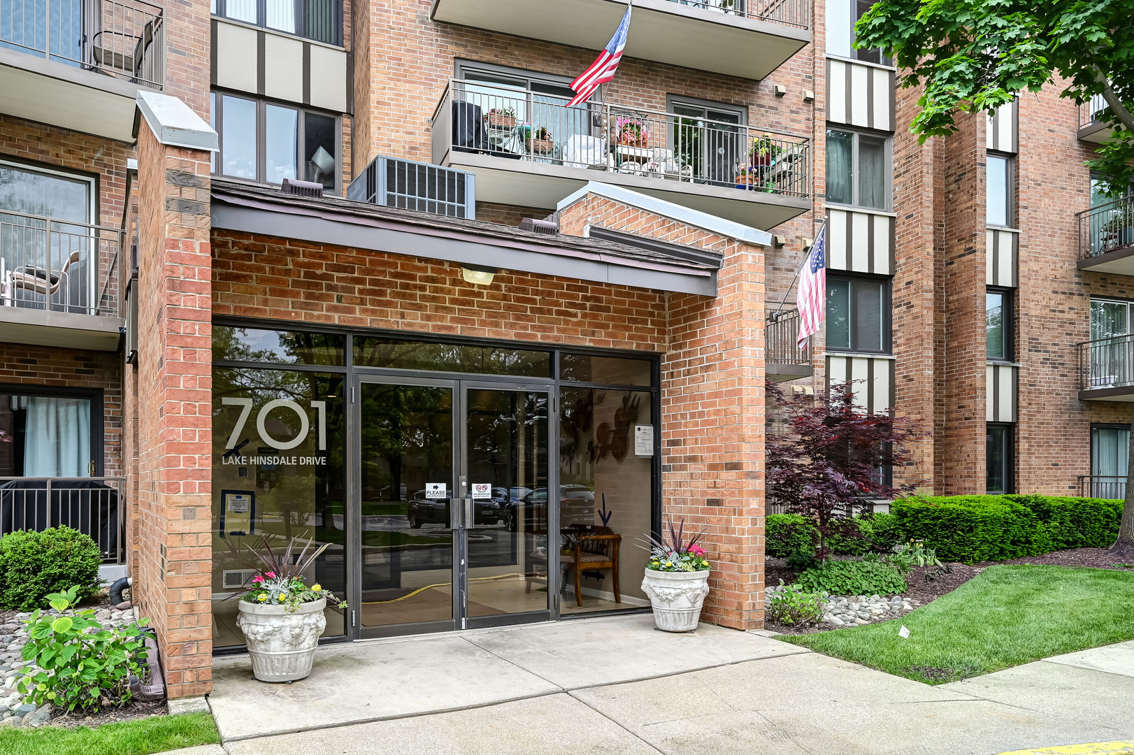 701 Lake Hinsdale Drive Willowbrook IL 60527