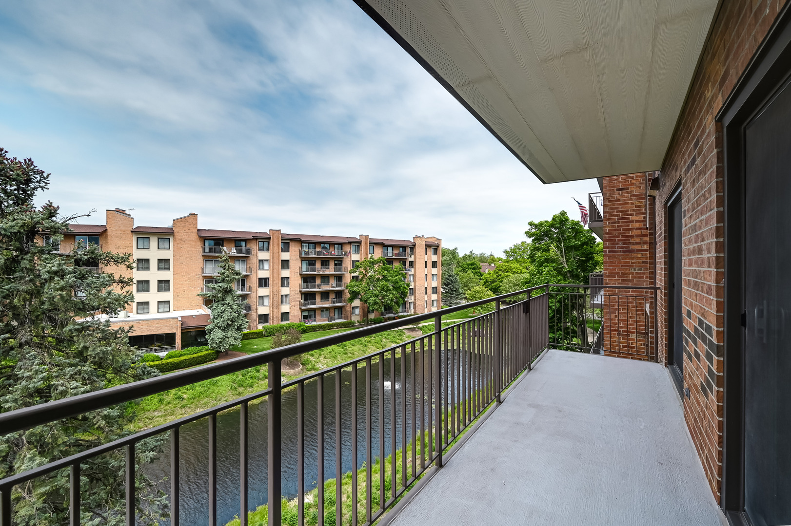701 Lake Hinsdale Drive Willowbrook IL 60527
