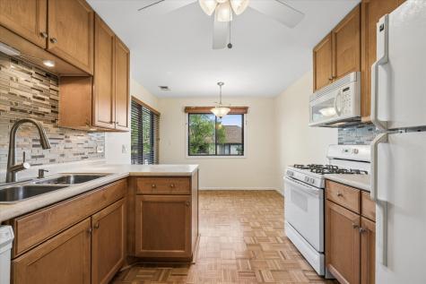 826 Thornton Court Schaumburg IL 60193