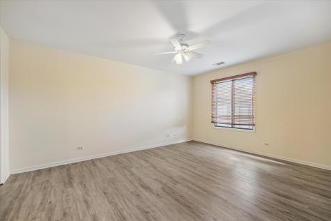 826 Thornton Court Schaumburg IL 60193