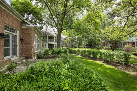 301 Princeton Lane Glenview IL 60026