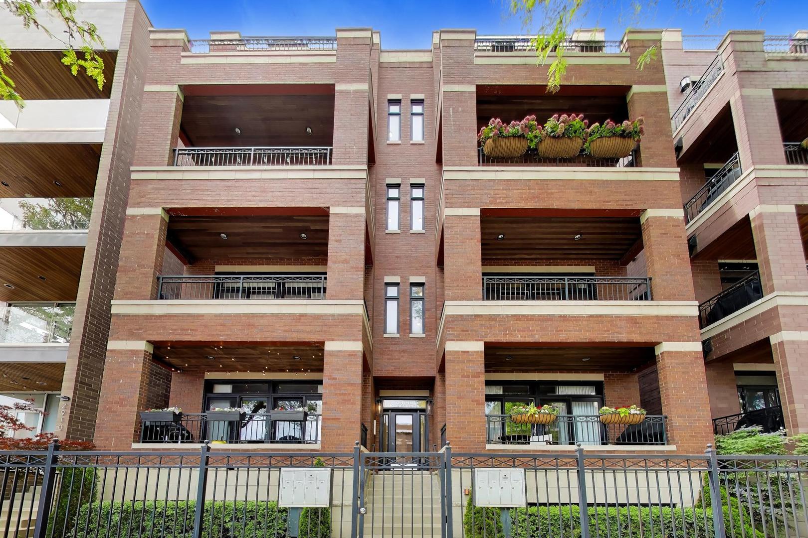 2912 North Sheffield Avenue Chicago IL 60657