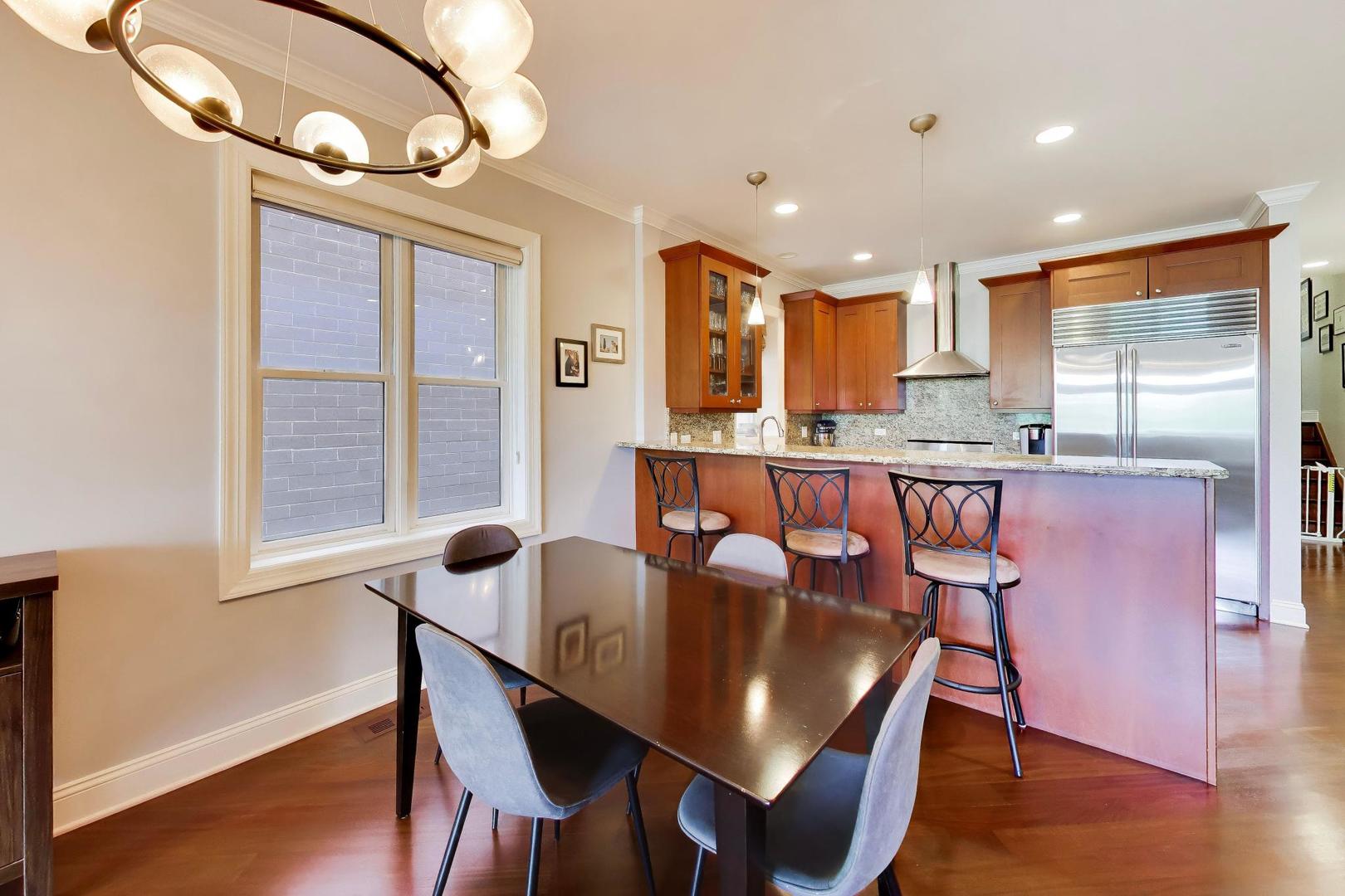 2912 North Sheffield Avenue Chicago IL 60657