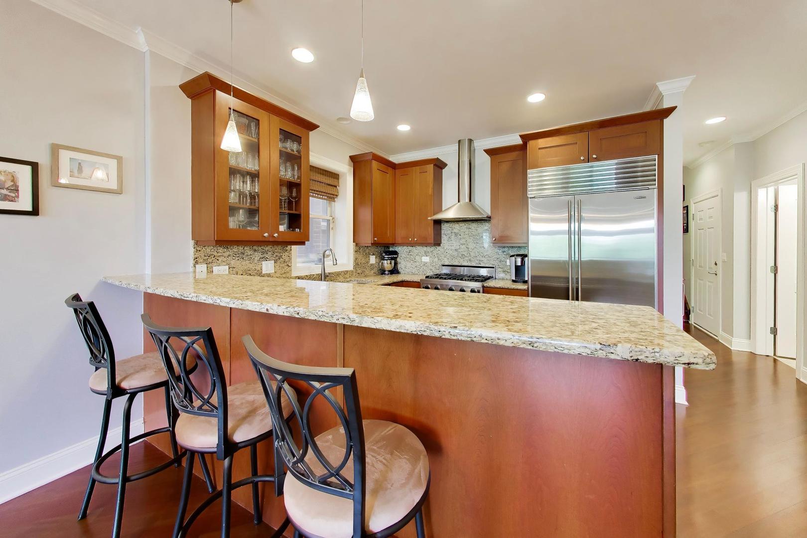2912 North Sheffield Avenue Chicago IL 60657