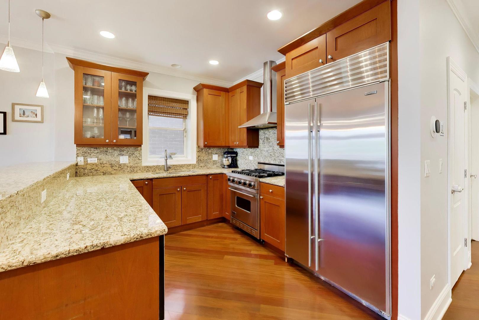 2912 North Sheffield Avenue Chicago IL 60657
