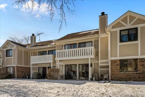 1052 Southbury Lane Wheeling IL 60090