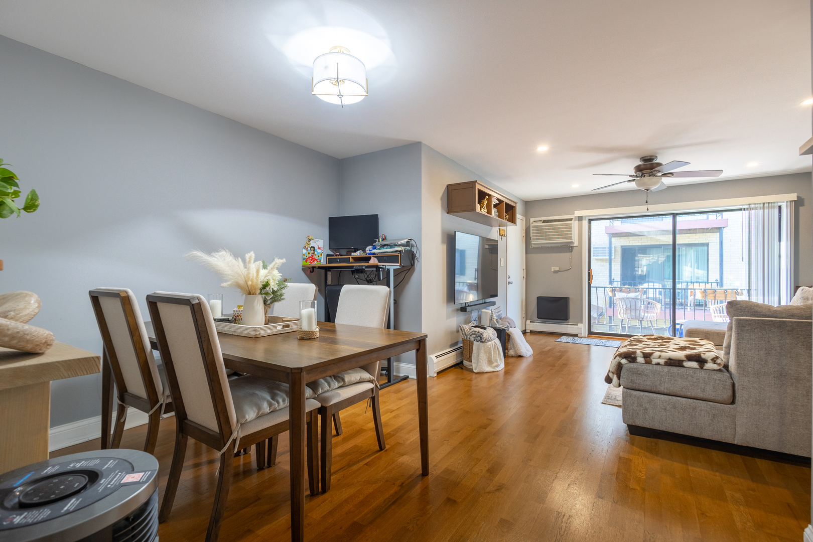 5155 North East River Road Chicago IL 60656