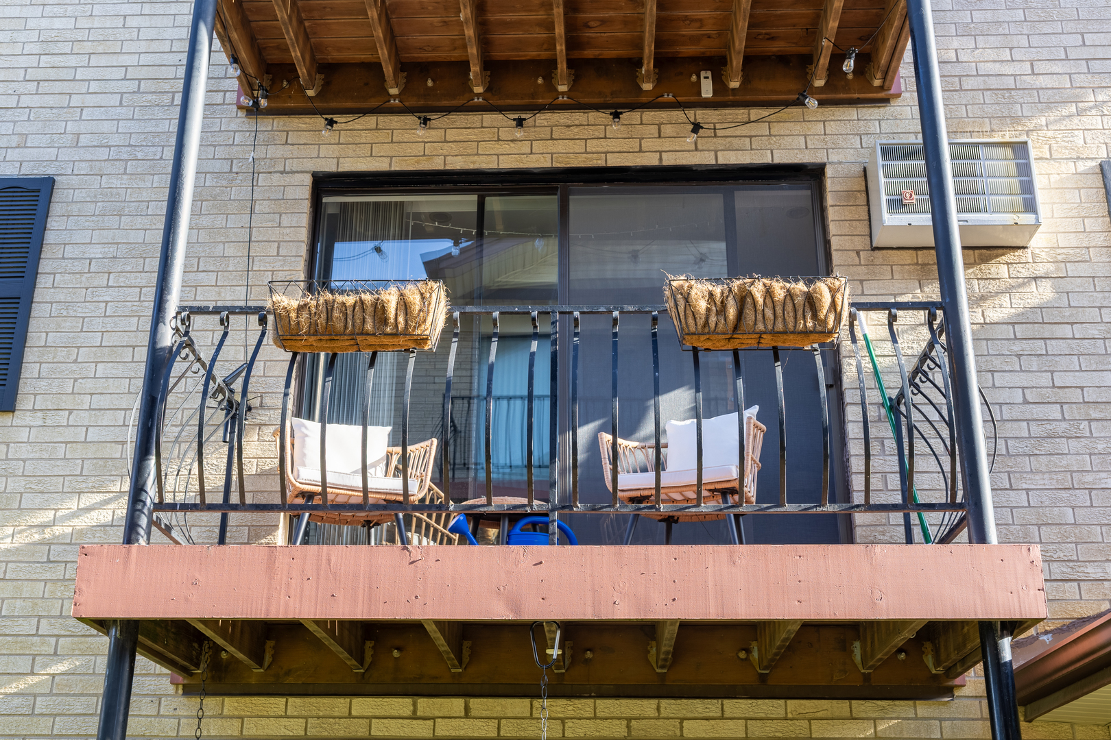 5155 North East River Road Chicago IL 60656