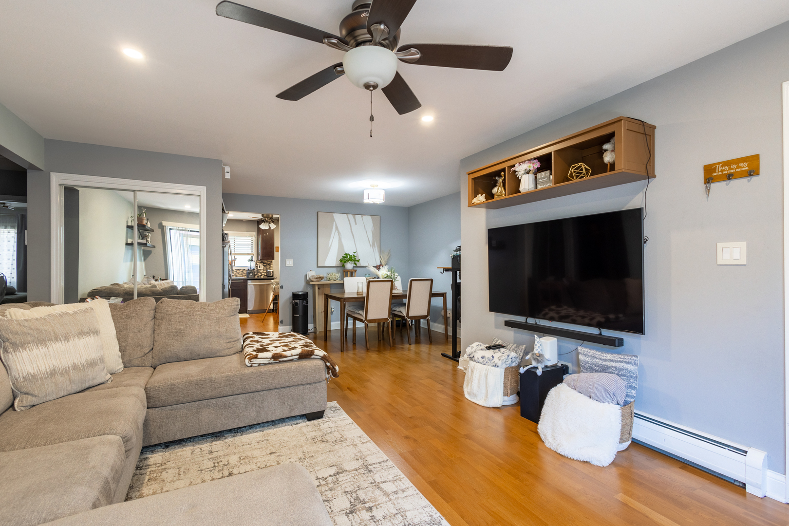 5155 North East River Road Chicago IL 60656