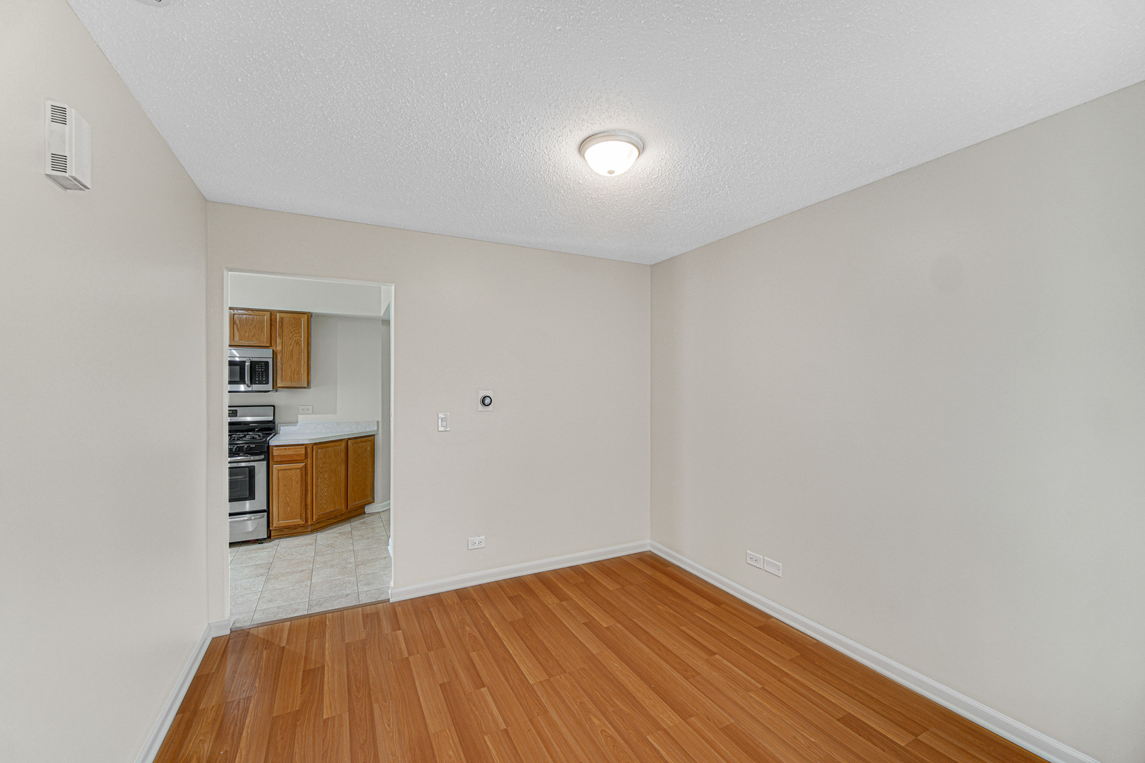 2588 Dickens Court Aurora IL 60503
