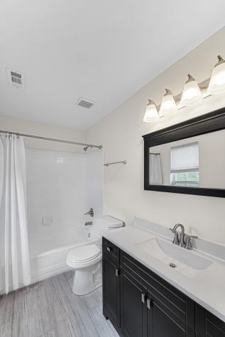 2588 Dickens Court Aurora IL 60503