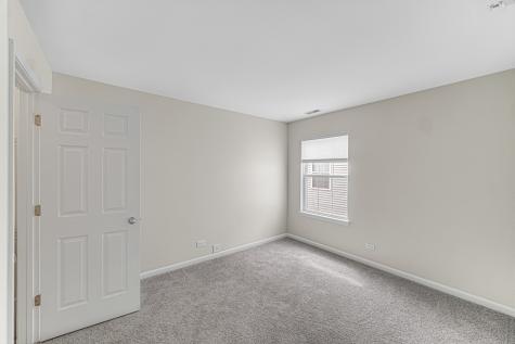 2588 Dickens Court Aurora IL 60503