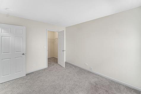 2588 Dickens Court Aurora IL 60503