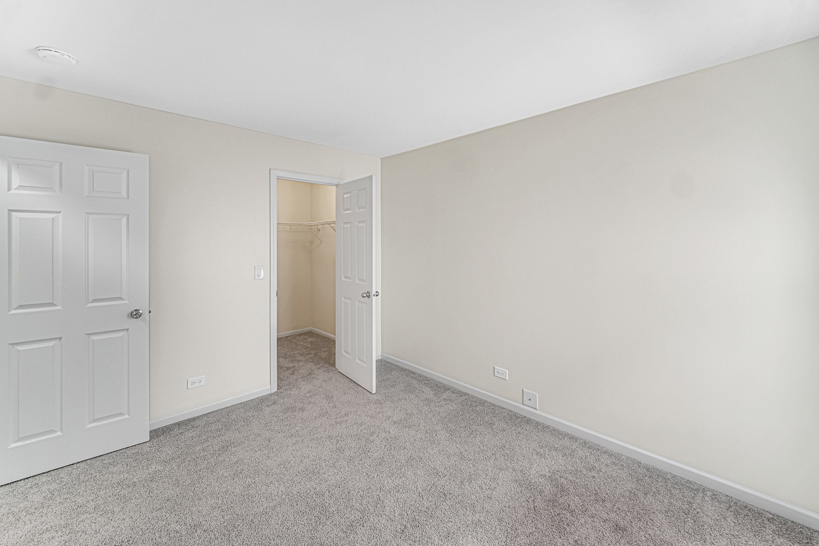 2588 Dickens Court Aurora IL 60503