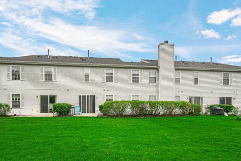 2588 Dickens Court Aurora IL 60503