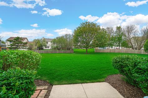 2588 Dickens Court Aurora IL 60503