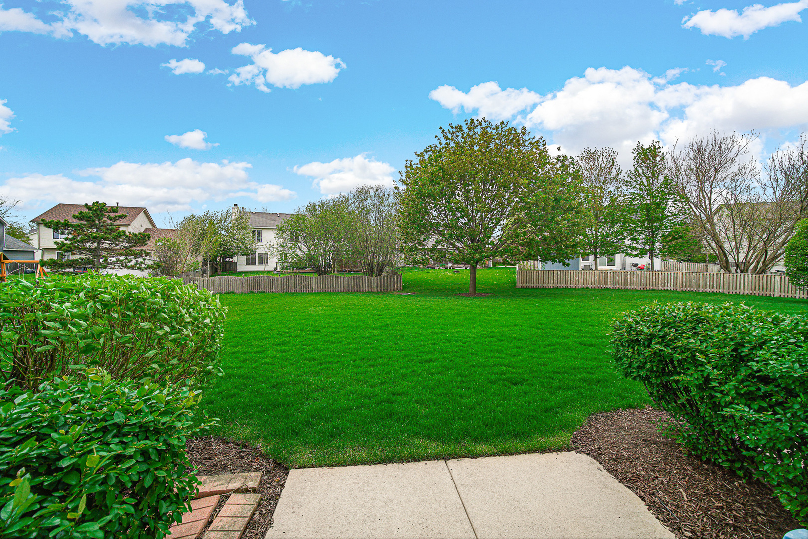 2588 Dickens Court Aurora IL 60503