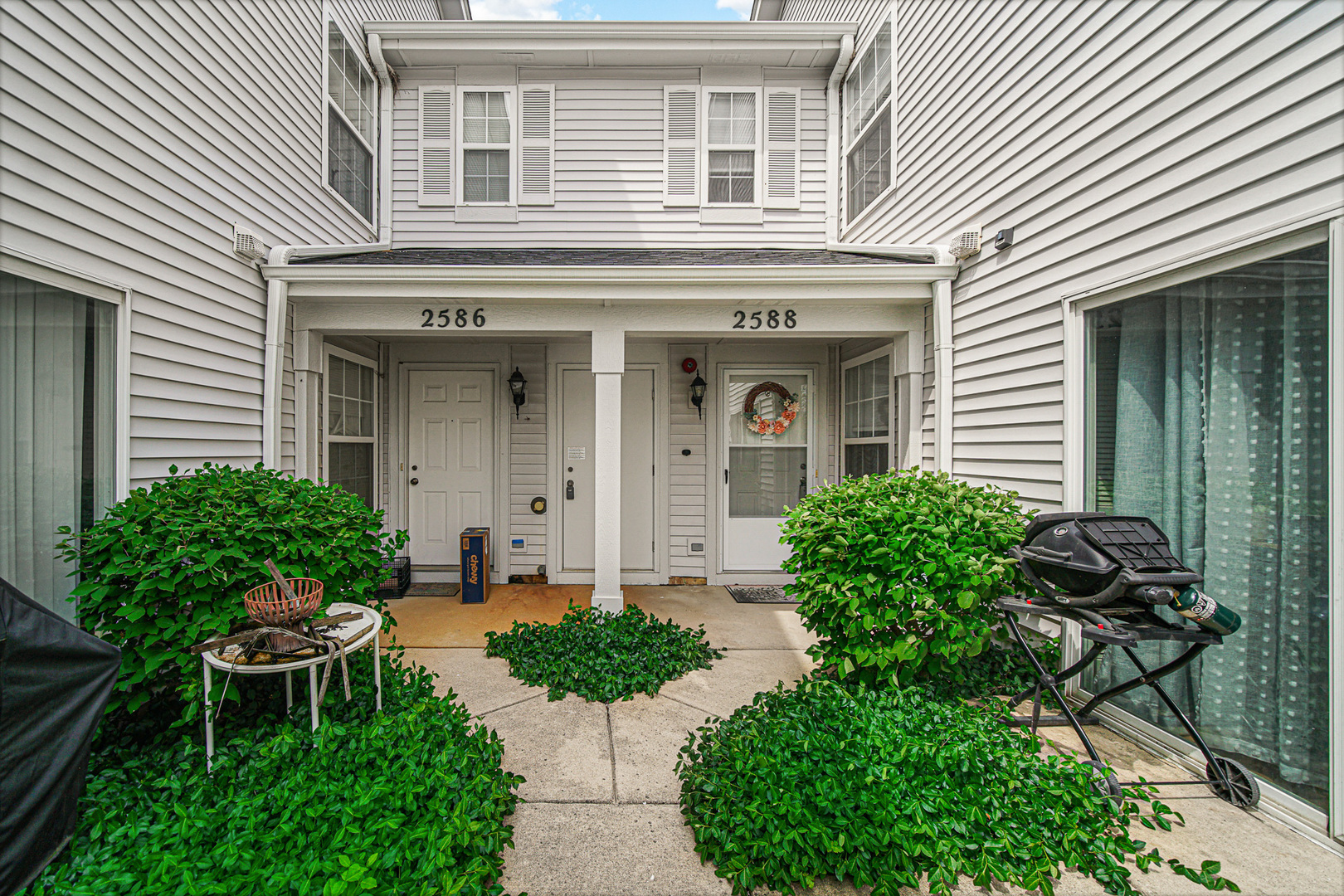 2588 Dickens Court Aurora IL 60503