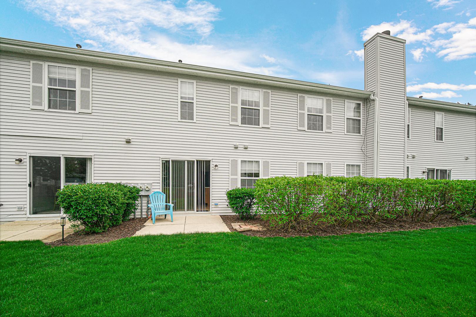 2588 Dickens Court Aurora IL 60503