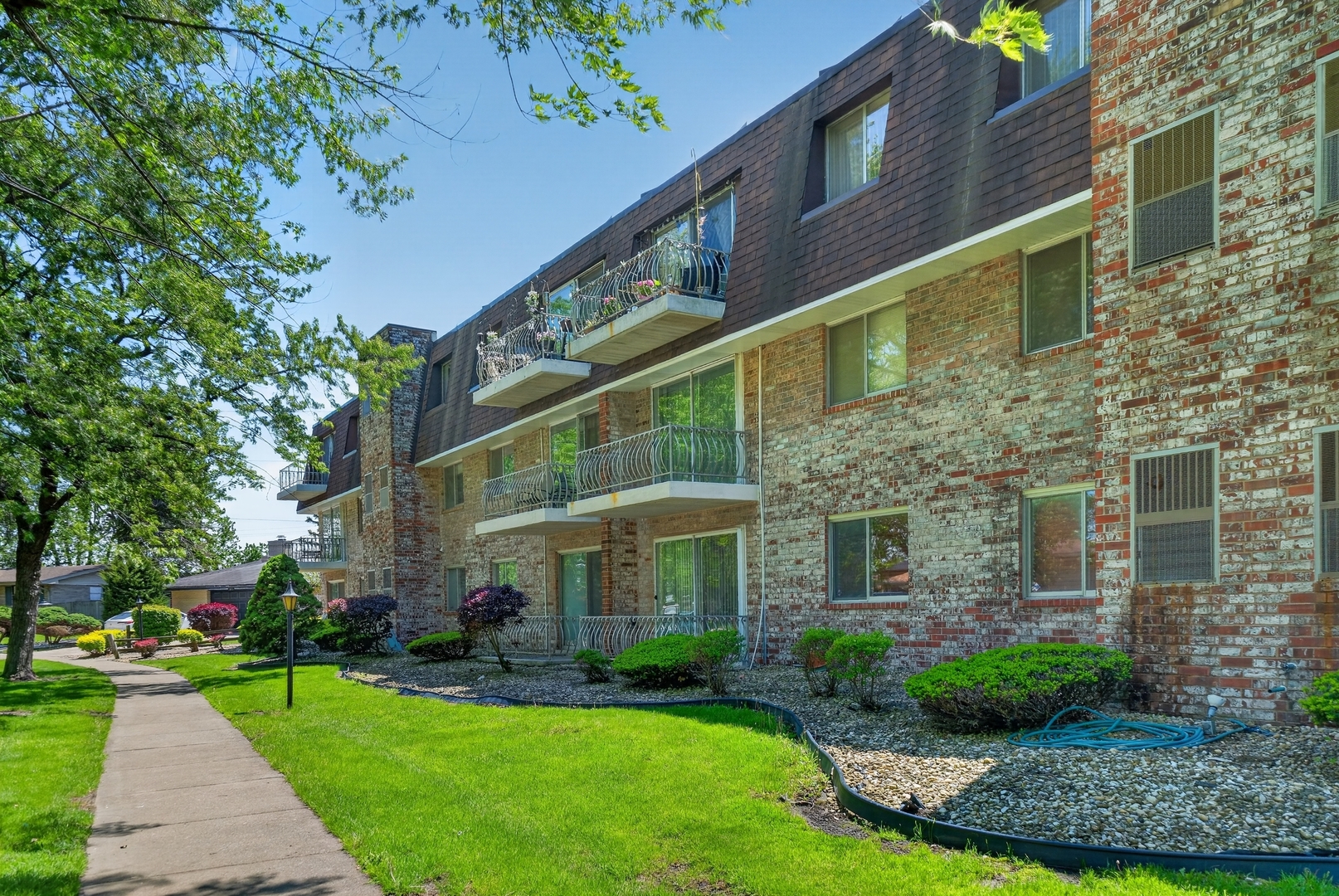 3235 South Manor Drive Lansing IL 60438