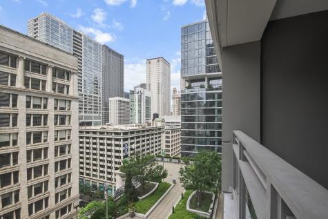130 North Garland Court Chicago IL 60603