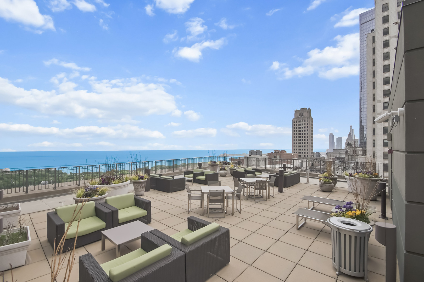 130 North Garland Court Chicago IL 60603