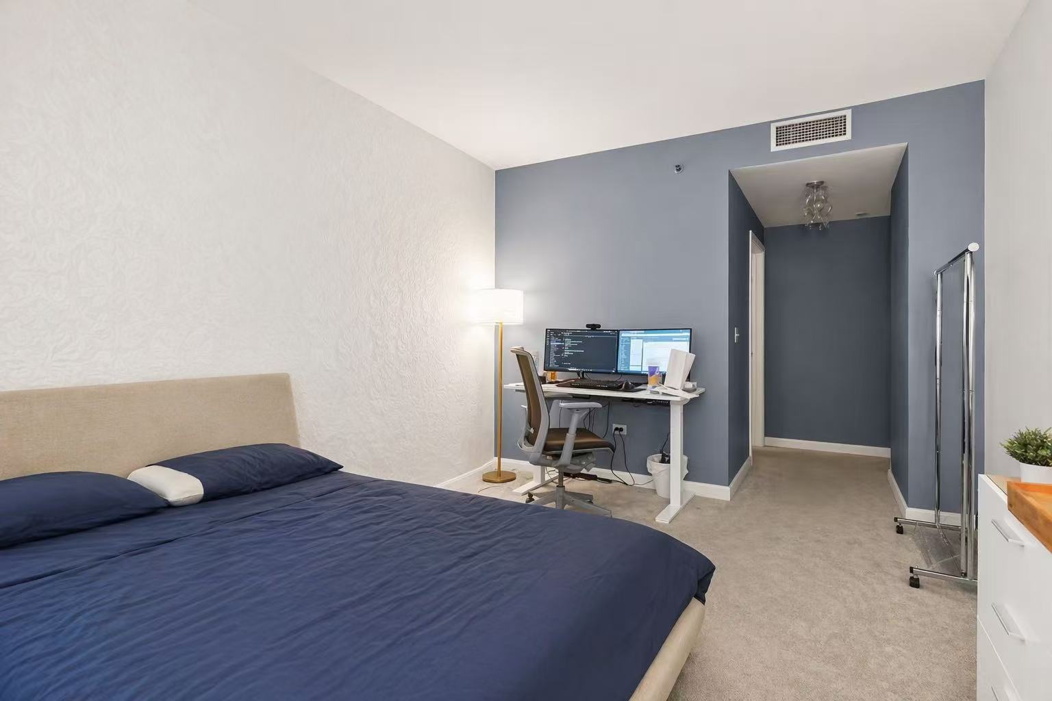 130 North Garland Court Chicago IL 60603