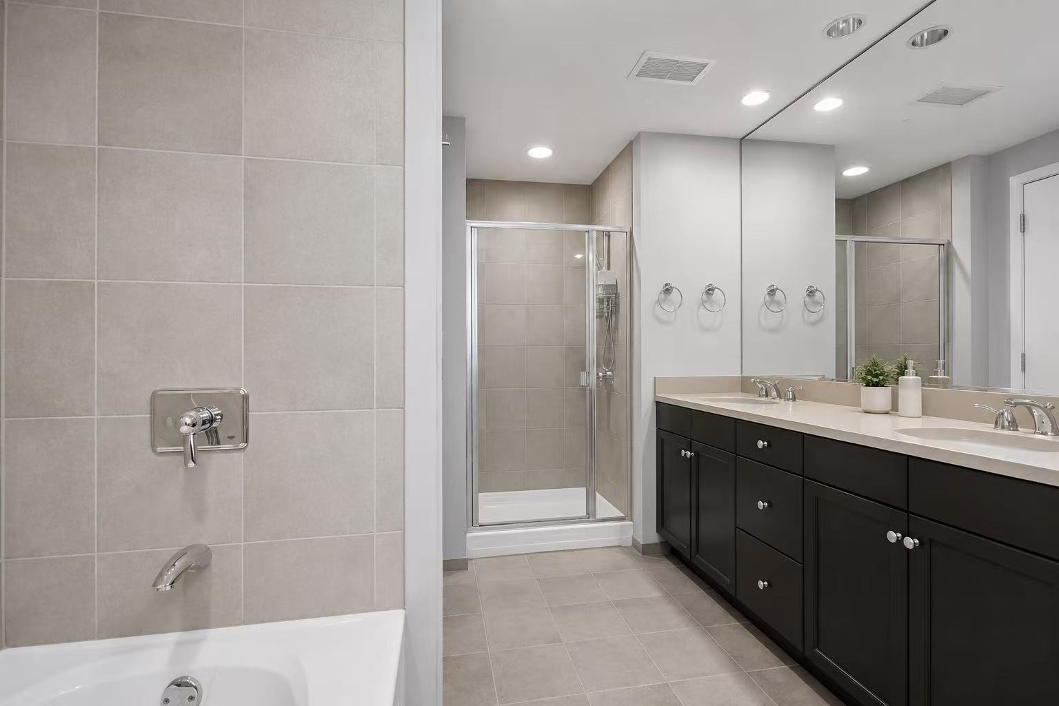 130 North Garland Court Chicago IL 60603