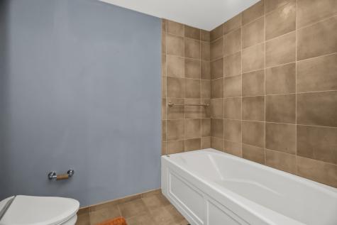 130 North Garland Court Chicago IL 60603