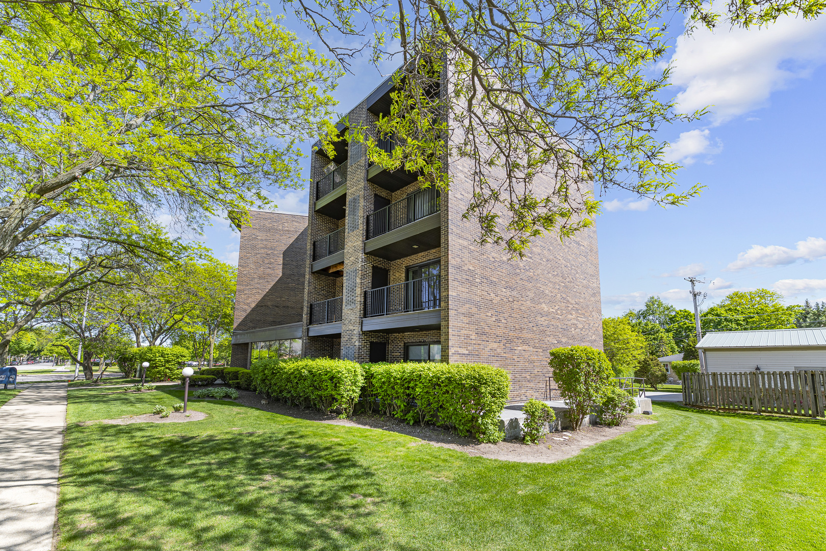 5019 Mulford Street Skokie IL 60077